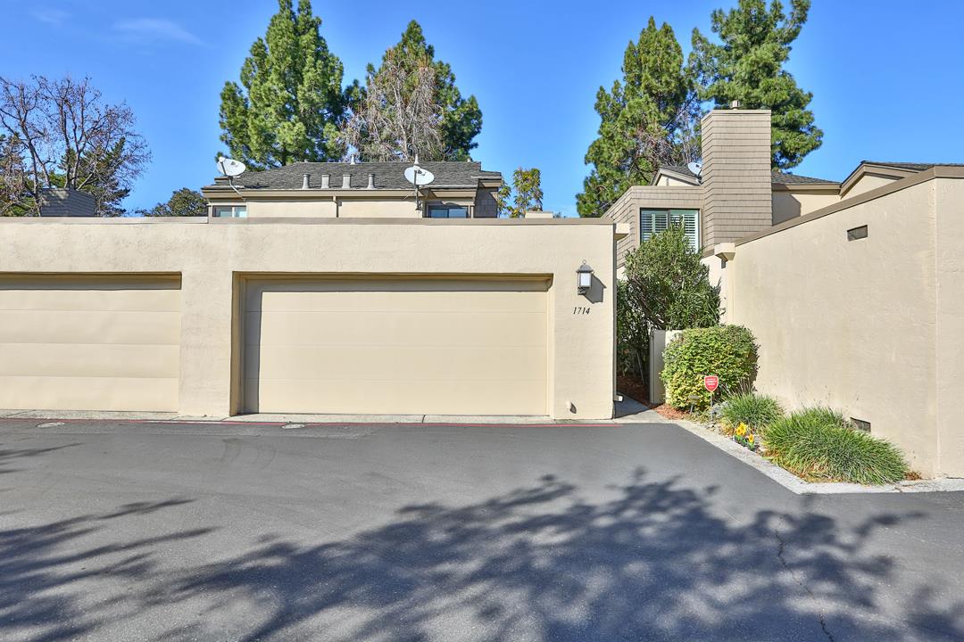 Detail Gallery Image 1 of 1 For 1714 Cherryhills Ln, San Jose,  CA 95125 - 3 Beds | 2/1 Baths