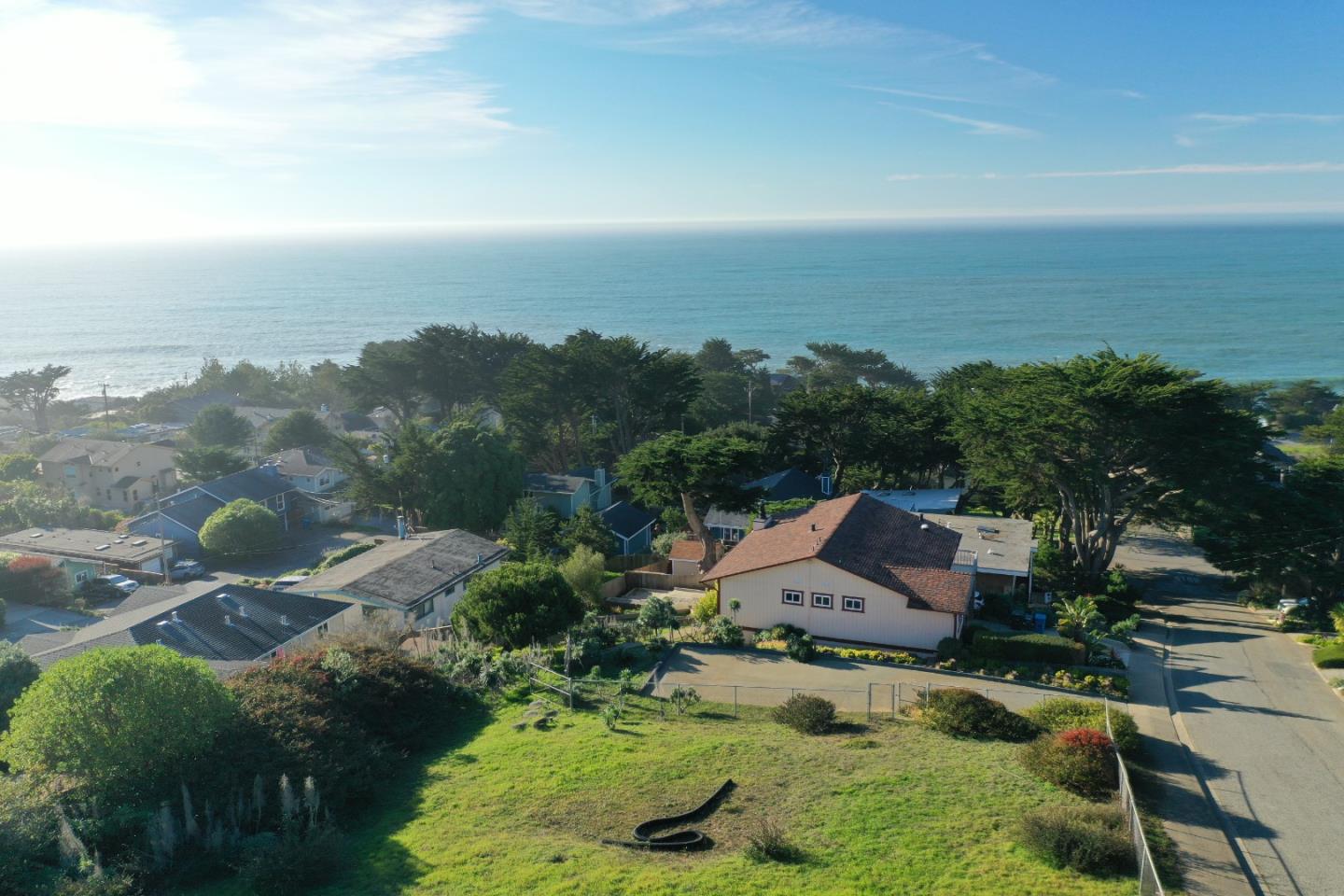 0 10th Street, MONTARA, California 94037, ,Lots And Land,For Sale,10th Street,40962108