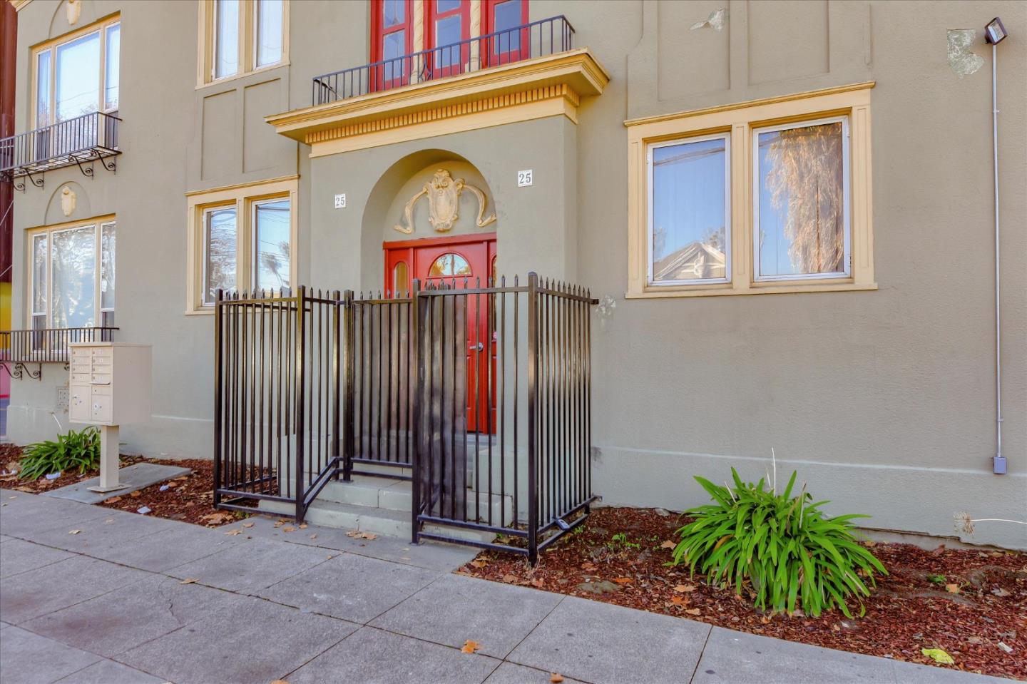 25 10th Street, SAN JOSE, California 95112, ,Comm Ri Multi-units 5+,For Sale,10th Street,ML81826329