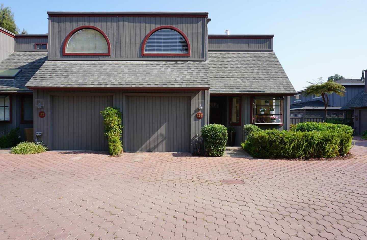 124 Amherst Ave, Menlo Park, CA 94025 2 Beds 2/1 Baths (Sold