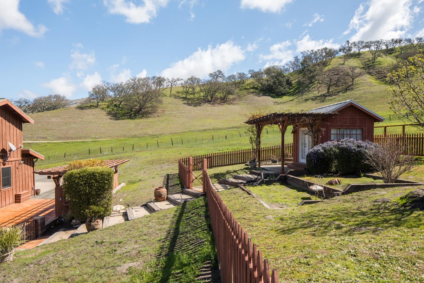 556 Corral De Tierra Rd, Salinas, CA 93908 4 Beds 2/1 Baths