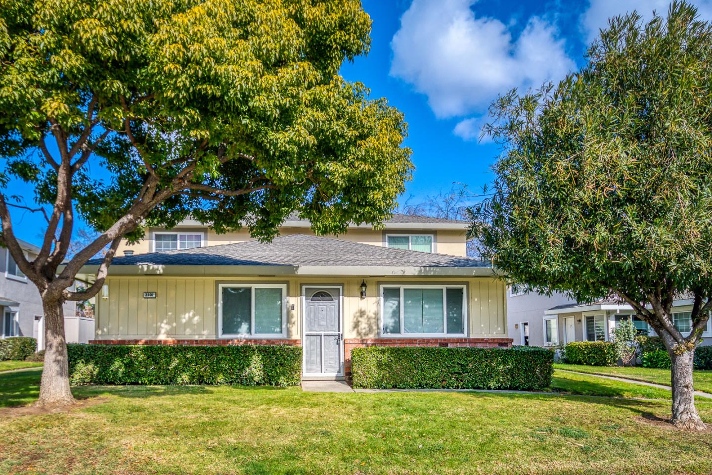 Detail Gallery Image 1 of 1 For 2301 Samaritan Dr #1,  San Jose,  CA 95124 - 2 Beds | 1 Baths
