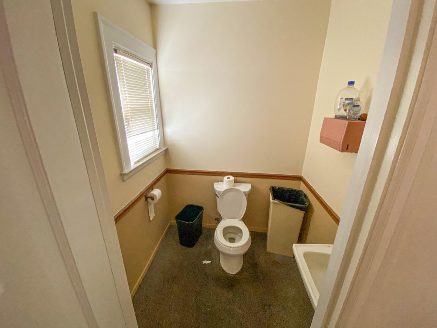 119 Cayuga Street, SALINAS, California 93901, ,Comm Industrial For Sale,For Sale,Cayuga Street,40962381