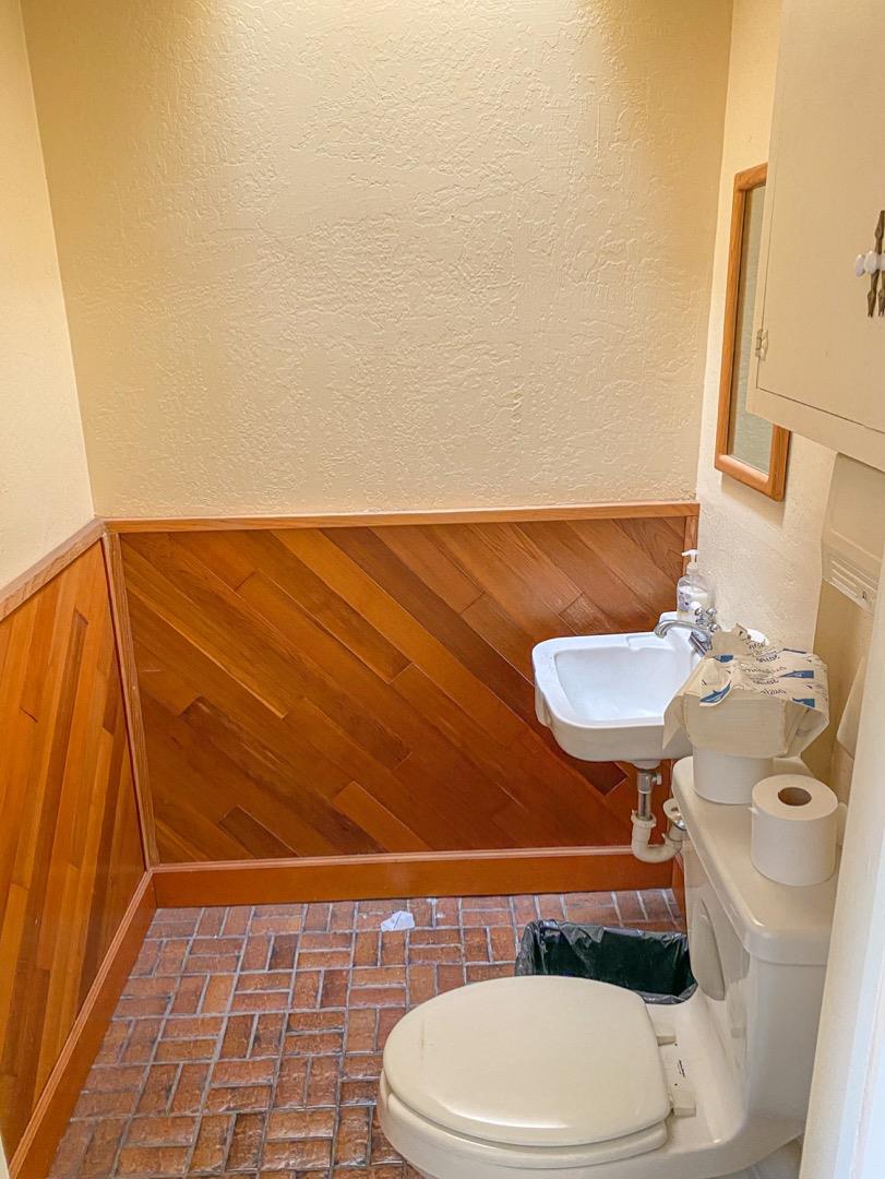 119 Cayuga Street, SALINAS, California 93901, ,Comm Industrial For Sale,For Sale,Cayuga Street,40962381