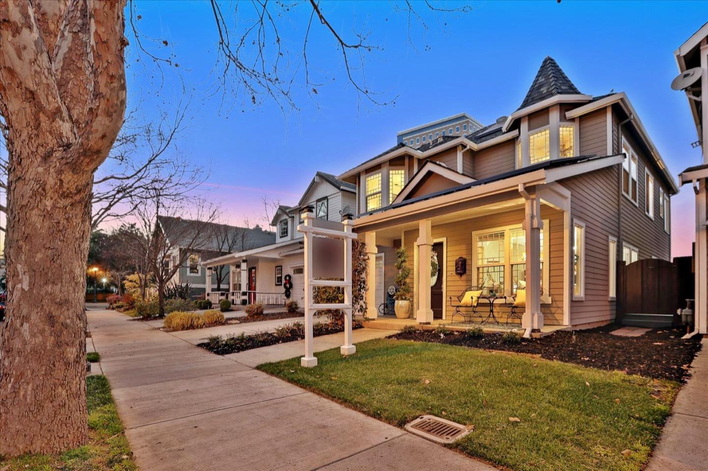 181 Pierce Ave, San Jose, CA 95110 3 Beds 2/1 Baths (Sold