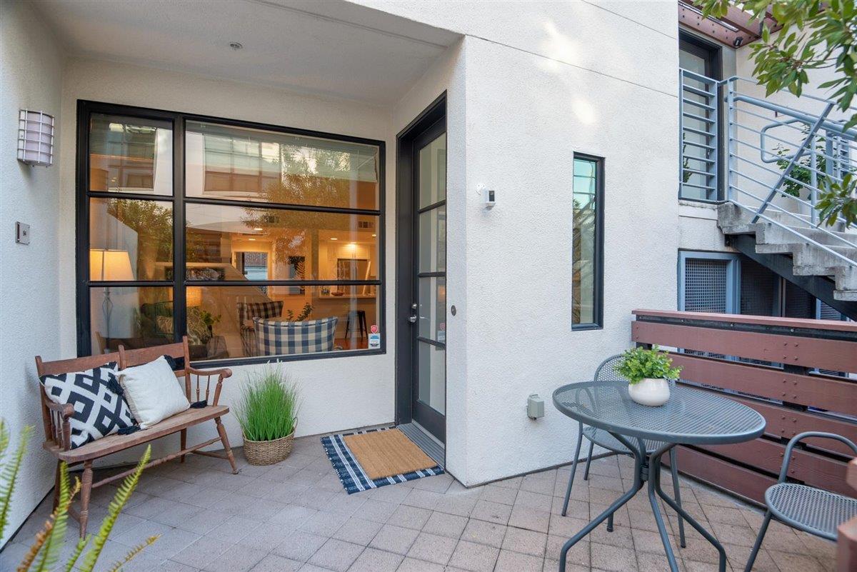 Detail Gallery Image 1 of 1 For 94 S 1st St, Campbell,  CA 95008 - 2 Beds | 2/1 Baths