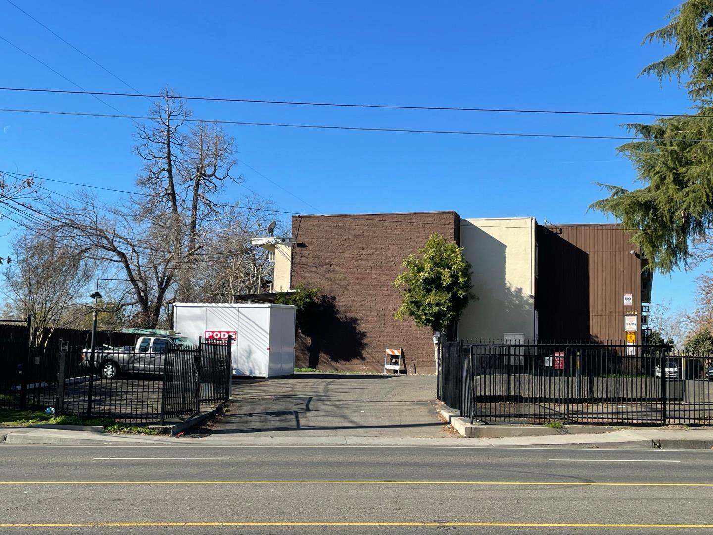 4500 Stockton Boulevard, SACRAMENTO, California 95820, ,Comm Ri Multi-units 5+,For Sale,Stockton Boulevard,ML81828904