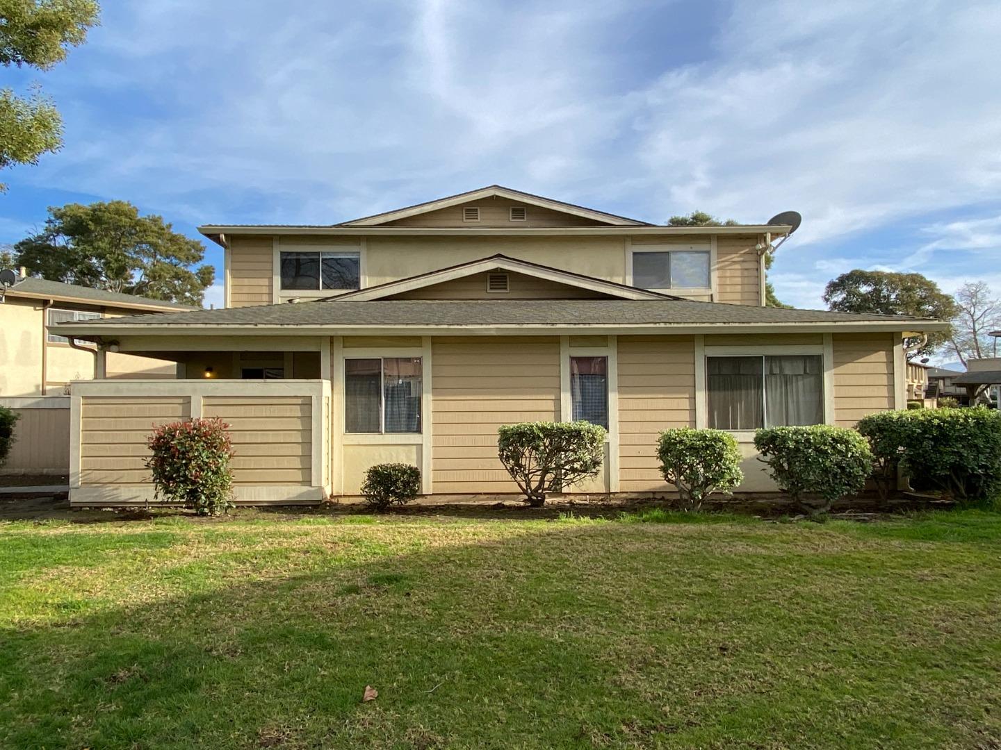 Detail Gallery Image 1 of 1 For 1843 Cherokee Dr #3,  Salinas,  CA 93906 - 2 Beds | 1 Baths
