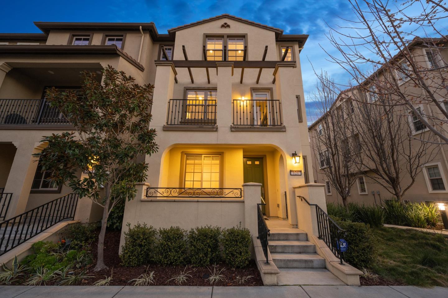 Detail Gallery Image 1 of 1 For 121 Avellino Way, Mountain View,  CA 94043 - 4 Beds | 3/1 Baths