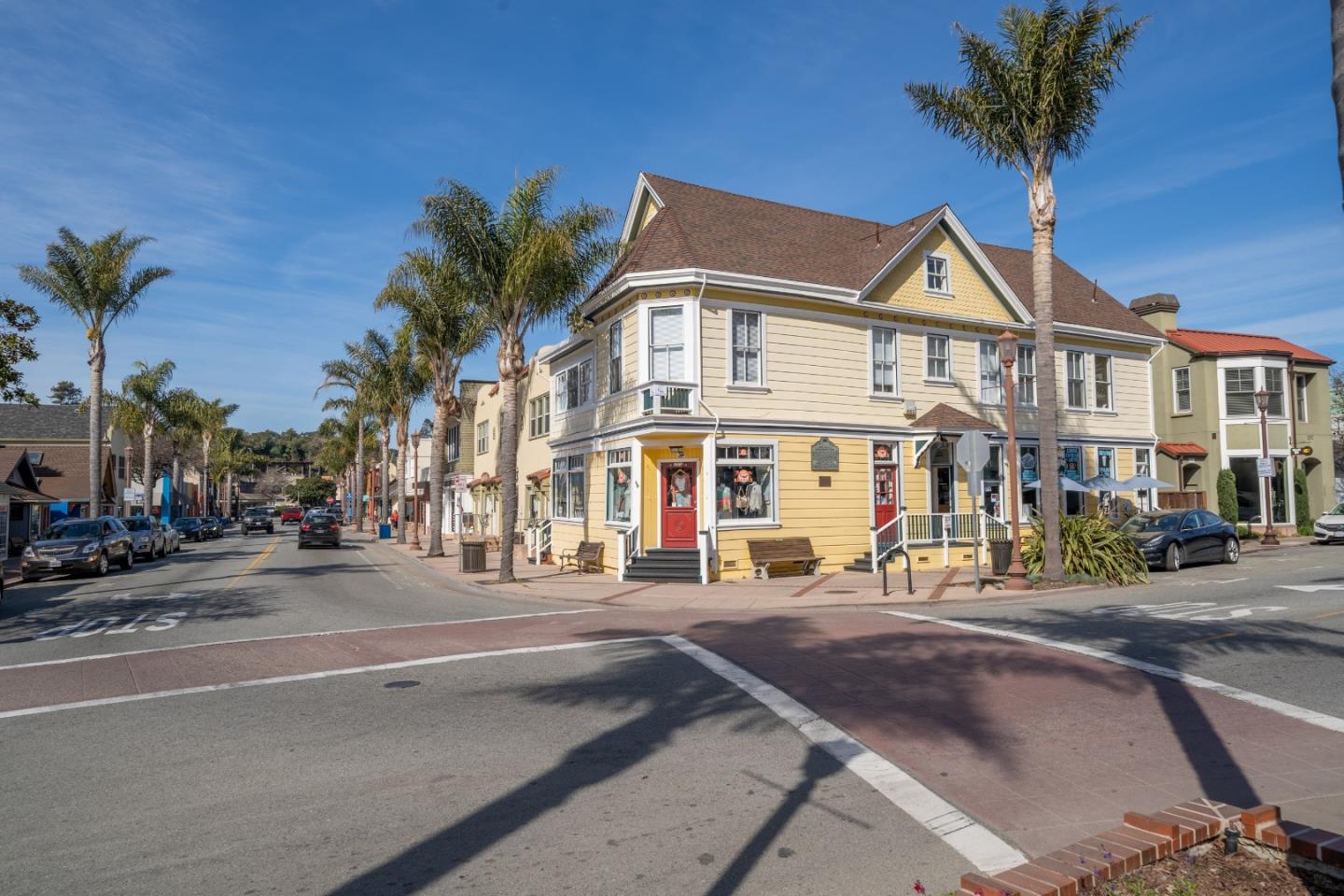 201 Monterey Avenue, CAPITOLA, California 95010, ,Comm Ri Multi-units 5+,For Sale,Monterey Avenue,ML81829249