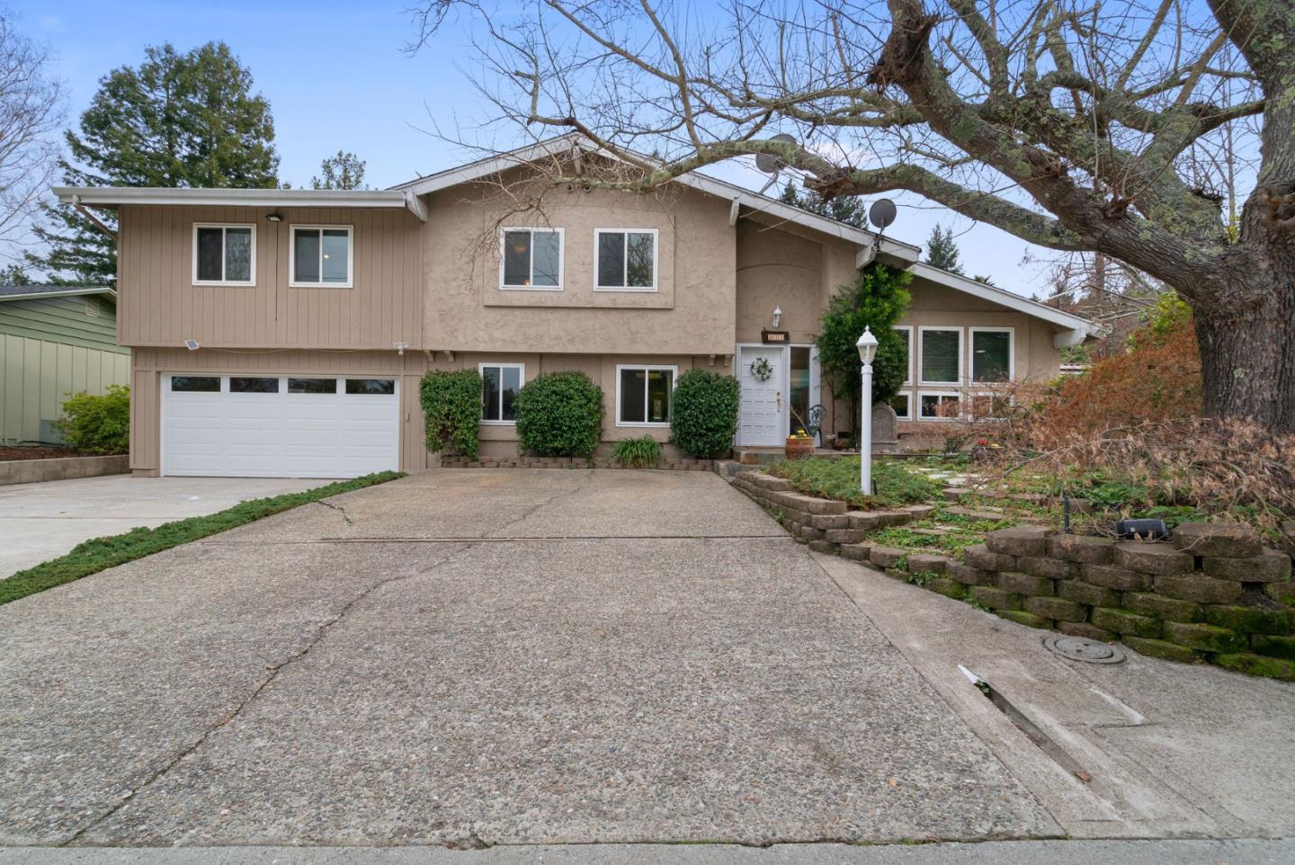 311 S Navarra Dr, Scotts Valley, CA 95066 5 Beds 2/1 Baths (Sold