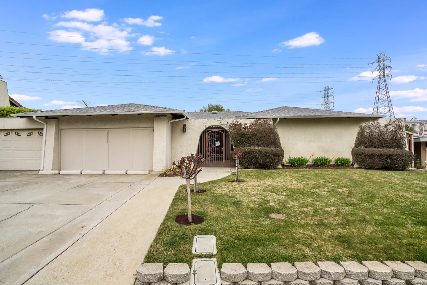 22315 Carta Blanca St, Cupertino, CA 95014 4 Beds 2/1 Baths (Sold