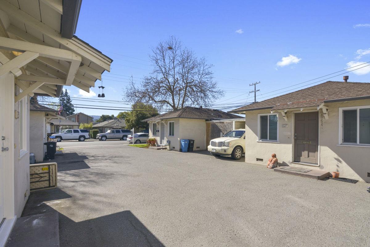 825 Adams Street, REDWOOD CITY, California 94061, ,Comm Ri Multi-units 5+,For Sale,Adams Street,ML81829488