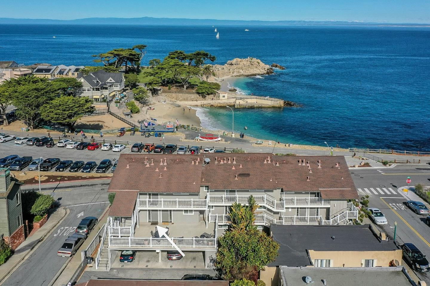 585 Ocean View Blvd 1, Pacific Grove, CA 93950 2 Beds 1/1 Baths