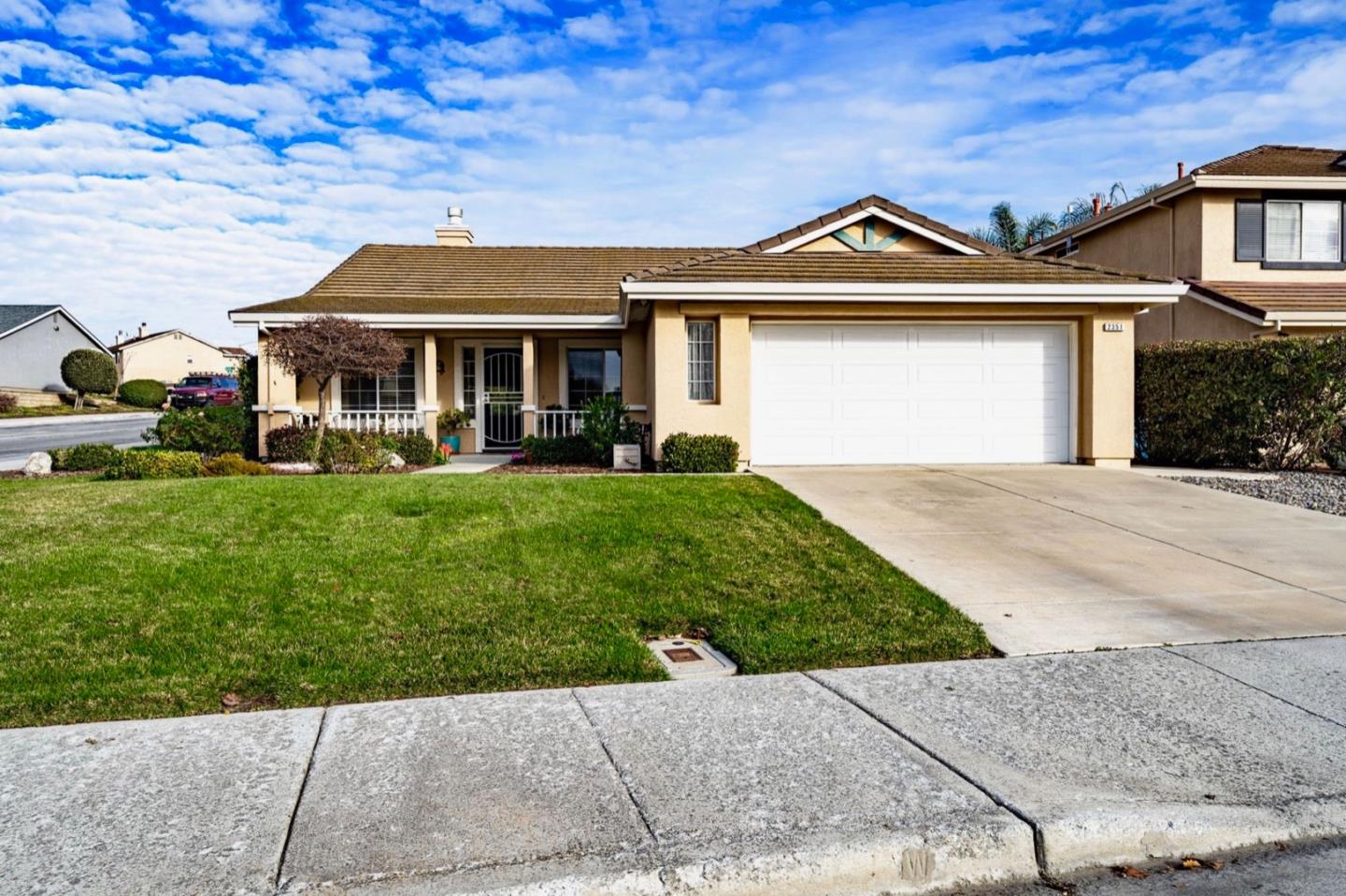 2351 Fairhaven Dr, Hollister, CA 95023 3 Beds 2 Baths (Sold) ML81829838 MLSL