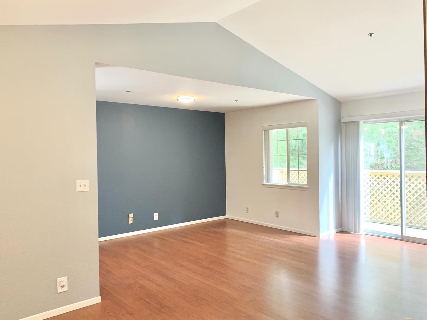 Detail Gallery Image 1 of 1 For 1007 San Antonio Cir #316,  Daly City,  CA 94014 - 1 Beds | 1 Baths