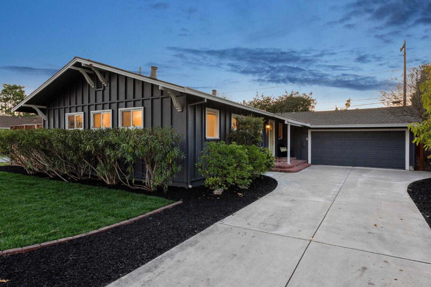 Detail Gallery Image 1 of 1 For 1538 Nilda Ave, Mountain View,  CA 94040 - 3 Beds | 2 Baths