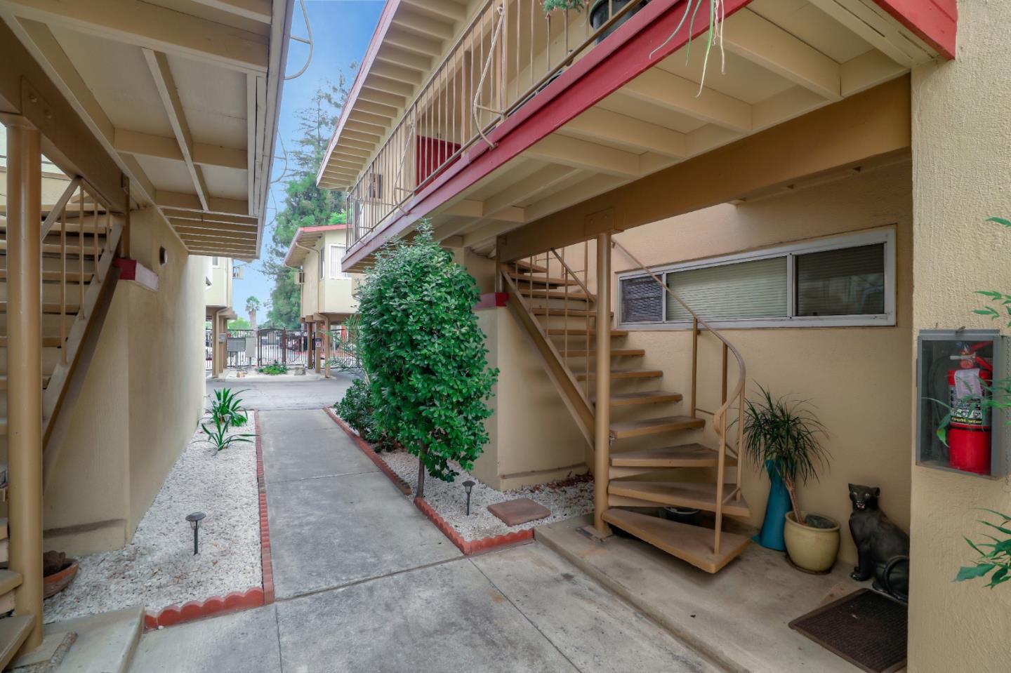 3756-3762 Poinciana Drive, SANTA CLARA, California 95051, ,Comm Ri Multi-units 5+,For Sale,Poinciana Drive,ML81830152