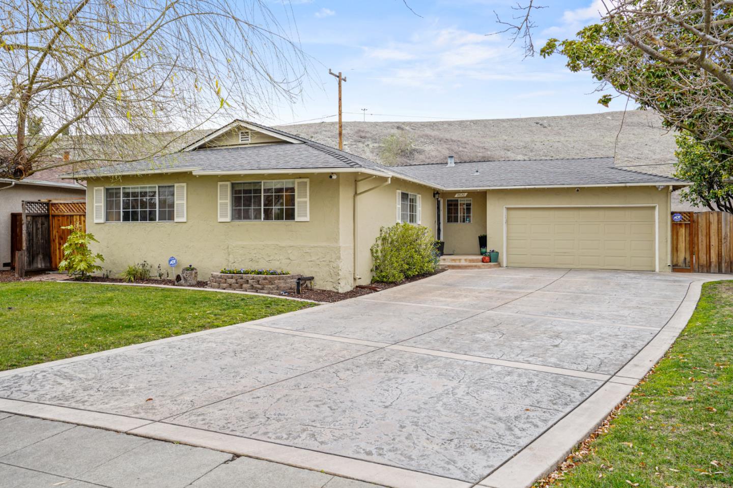 Detail Gallery Image 1 of 1 For 2620 Nightingale Dr, San Jose,  CA 95125 - 3 Beds | 2 Baths