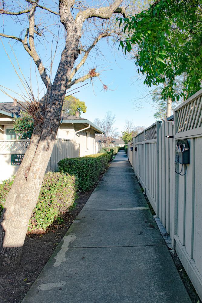 Detail Gallery Image 1 of 1 For 7101 Rainbow Dr #7,  San Jose,  CA 95129 - 1 Beds | 1 Baths