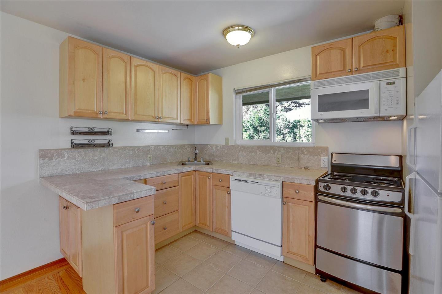 825 Cowper Street, PALO ALTO, California 94301, ,Comm Ri Multi-units 5+,For Sale,Cowper Street,ML81830351