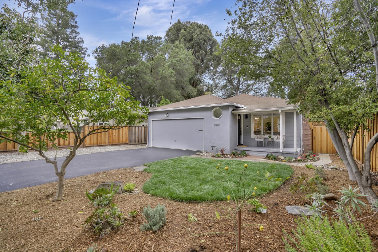 Detail Gallery Image 1 of 1 For 2081 Ralmar Ave, East Palo Alto,  CA 94303 - 3 Beds | 1 Baths