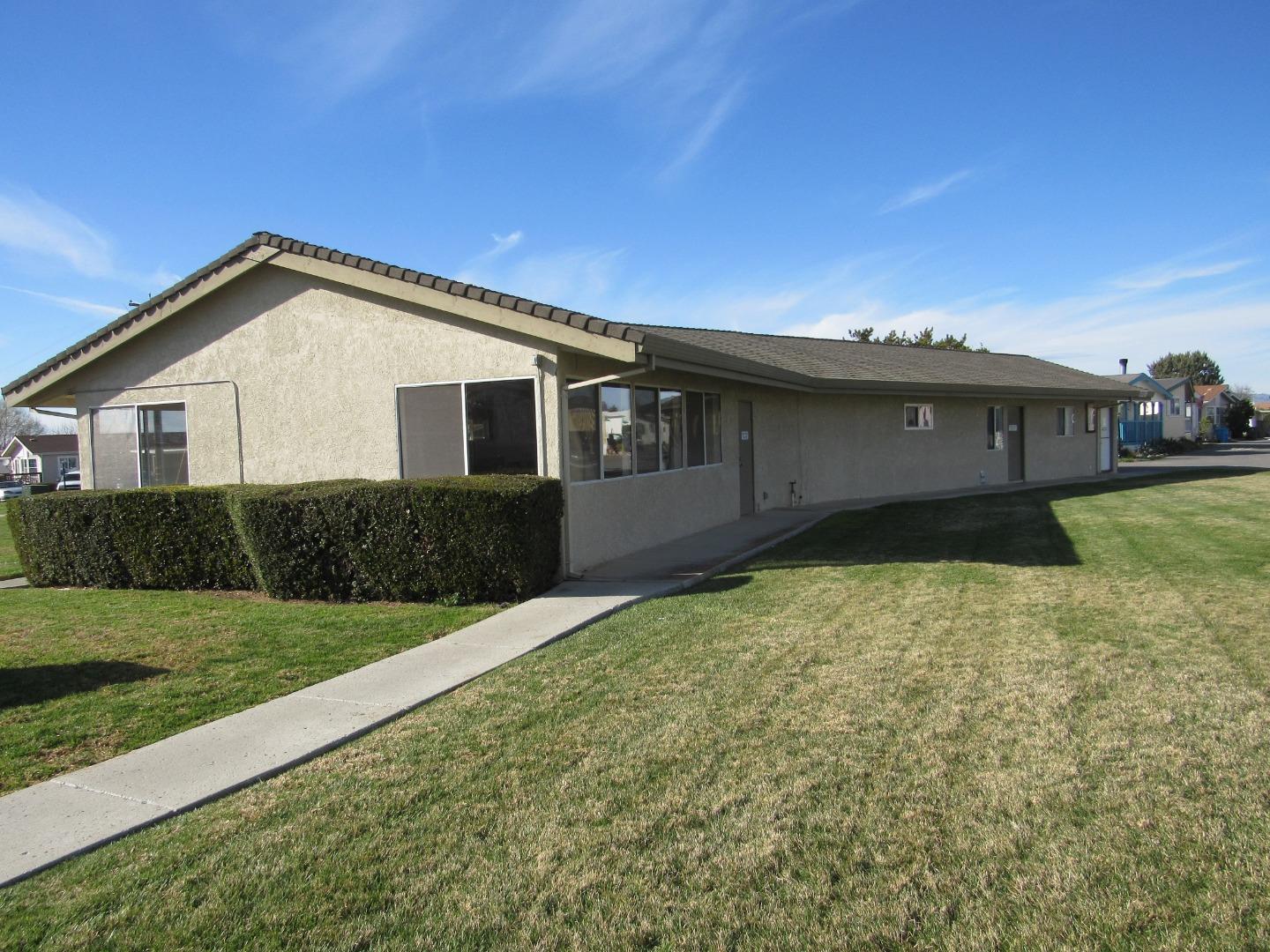 2900 Fairview Rd 6, Hollister, CA 95023 3 Beds 2 Baths (Expired