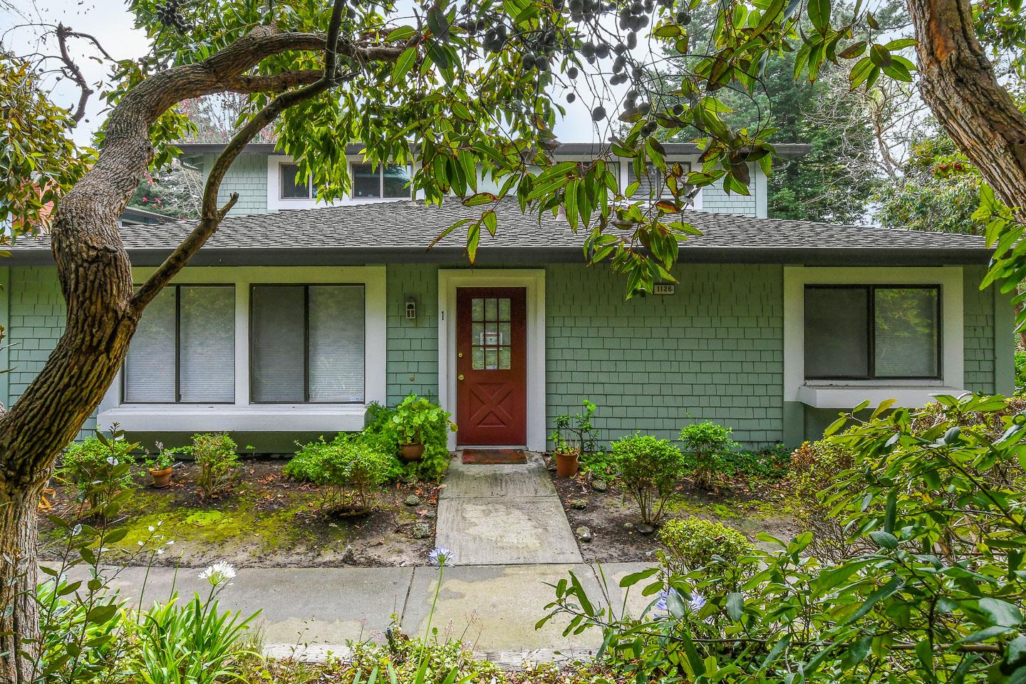 Detail Gallery Image 1 of 1 For 1126 Sutherland Ln #1,  Capitola,  CA 95010 - 2 Beds | 1 Baths