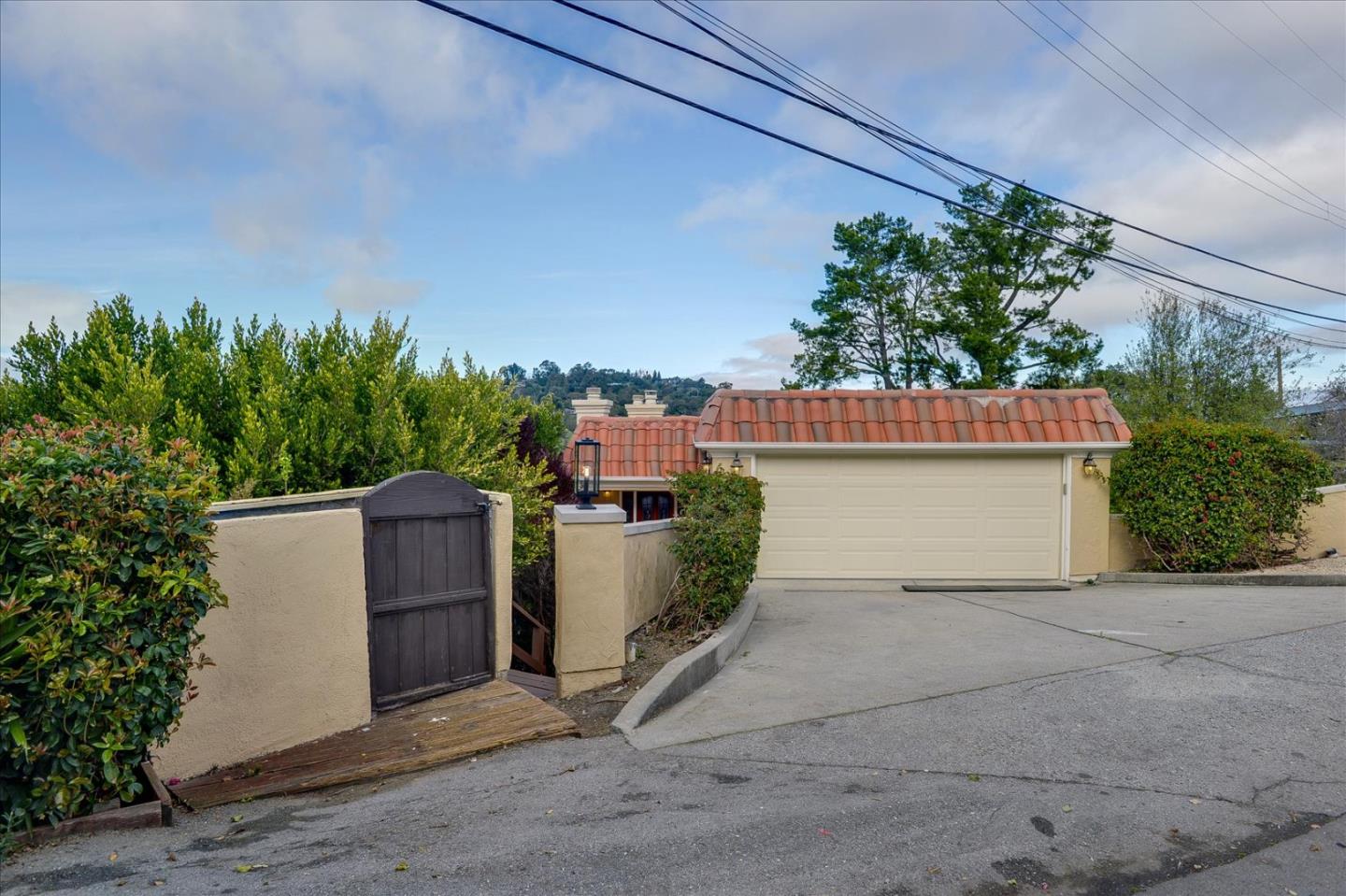 363 Lakeview Way, Redwood City, CA 94062 4 Beds 3/1 Baths (Sold