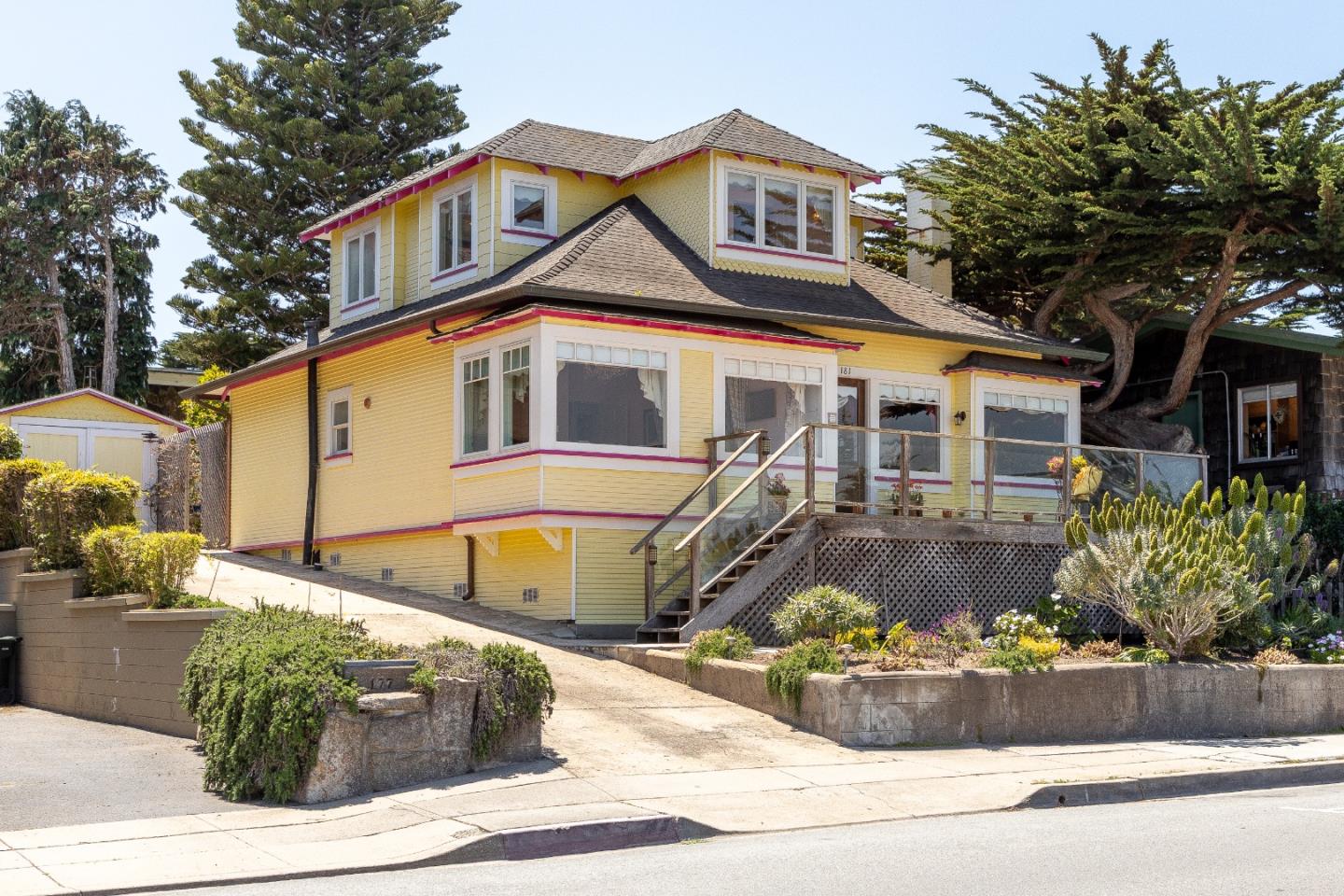 181 Ocean View Blvd, Pacific Grove, CA 93950 4 Beds 3 Baths (Sold
