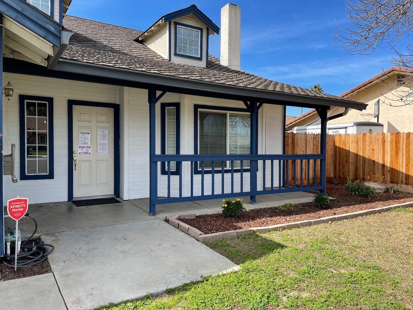 Detail Gallery Image 1 of 1 For 413 Oakwood Ct, Los Banos,  CA 93635 - 4 Beds | 2/1 Baths