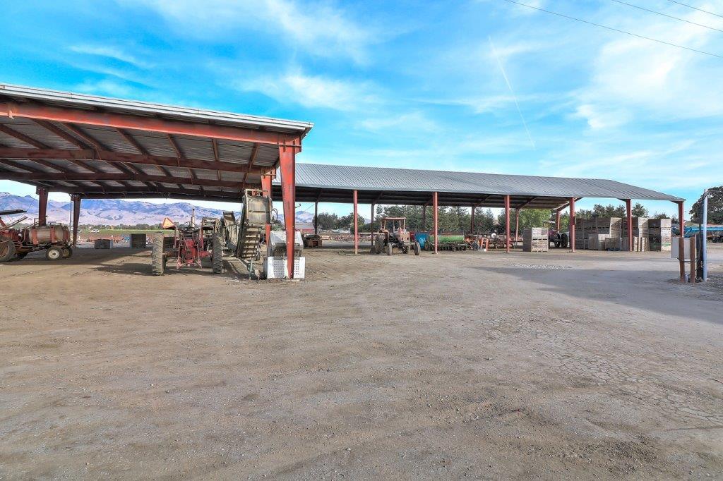 671 Mccloskey Road, HOLLISTER, California 95023, ,Lots And Land,For Sale,Mccloskey Road,40963417