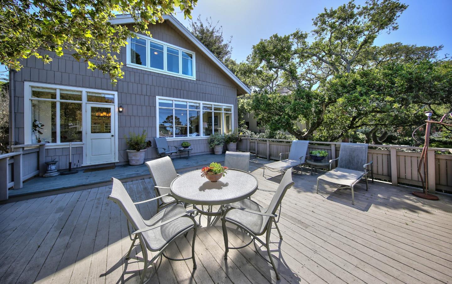 10 Casanova St, Carmel, CA 93921 4 Beds 3/1 Baths (Sold