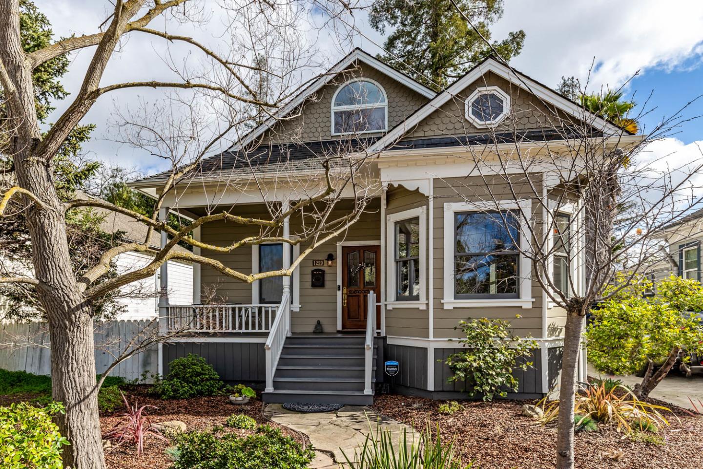 1229 Stanford Ave, Palo Alto, CA 94306 4 Beds 2 Baths (Sold