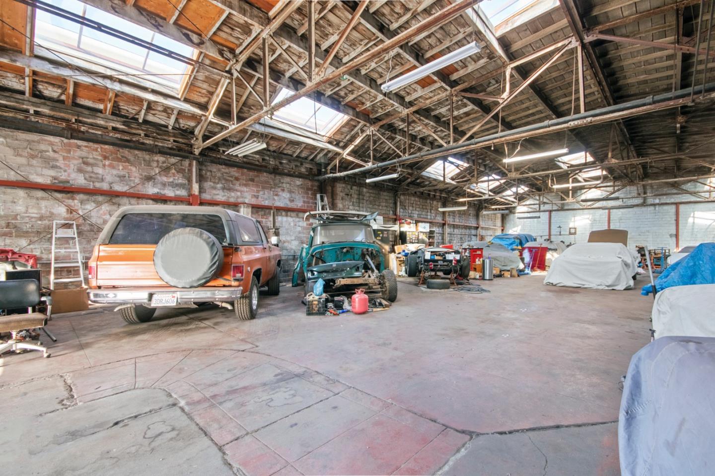 2515 Seminary Avenue, OAKLAND, California 94605, ,Comm Industrial For Sale,For Sale,Seminary Avenue,40963439