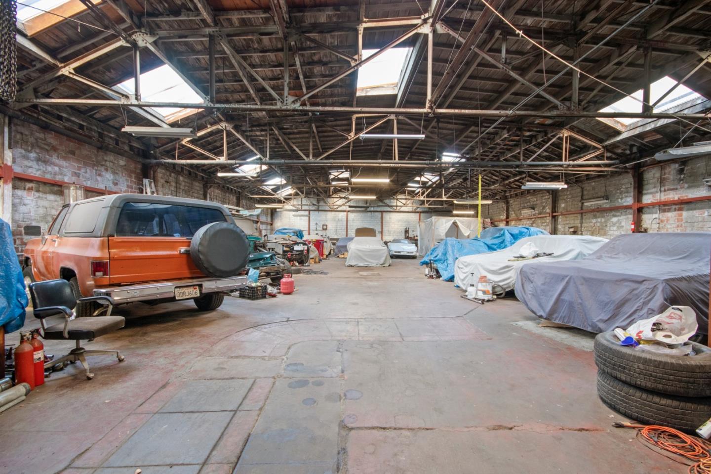2515 Seminary Avenue, OAKLAND, California 94605, ,Comm Industrial For Sale,For Sale,Seminary Avenue,40963439