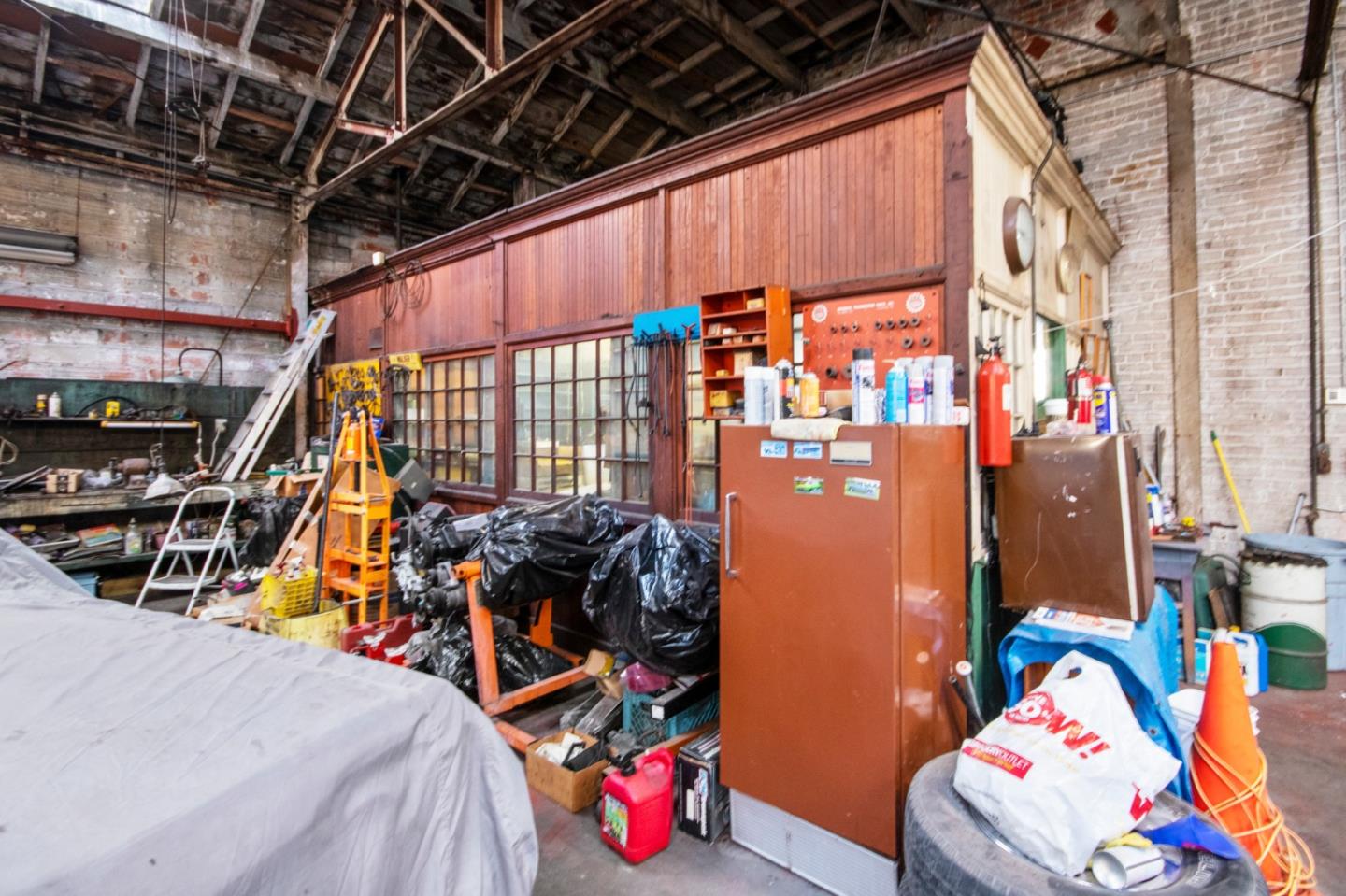 2515 Seminary Avenue, OAKLAND, California 94605, ,Comm Industrial For Sale,For Sale,Seminary Avenue,40963439