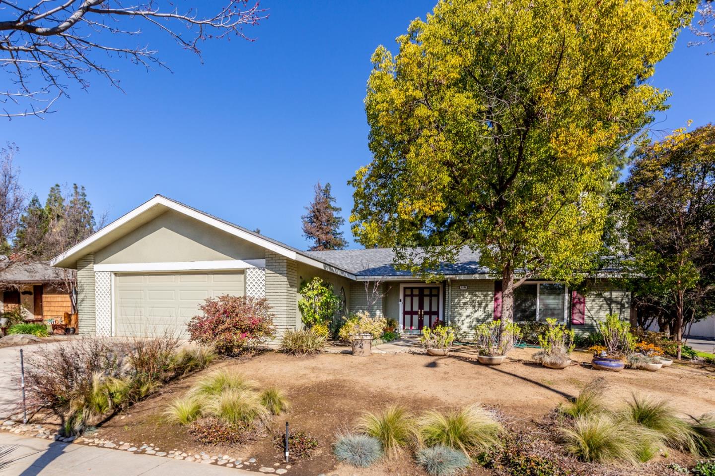 Detail Gallery Image 1 of 1 For 3338 E Menlo Ave, Fresno,  CA 93710 - 3 Beds | 2 Baths