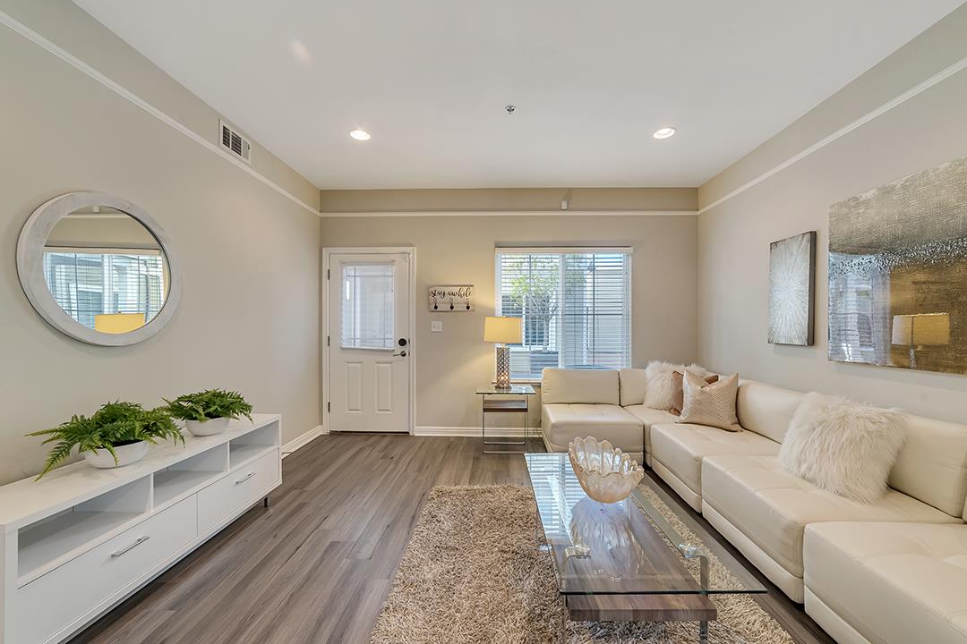 Detail Gallery Image 1 of 1 For 80 E Virginia St #1,  San Jose,  CA 95112 - 3 Beds | 2/1 Baths