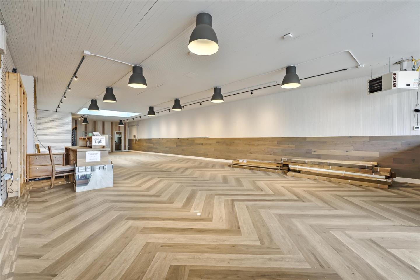 14 Lake Avenue, WATSONVILLE, California 95076, ,Comm Industrial For Sale,For Sale,Lake Avenue,40963456