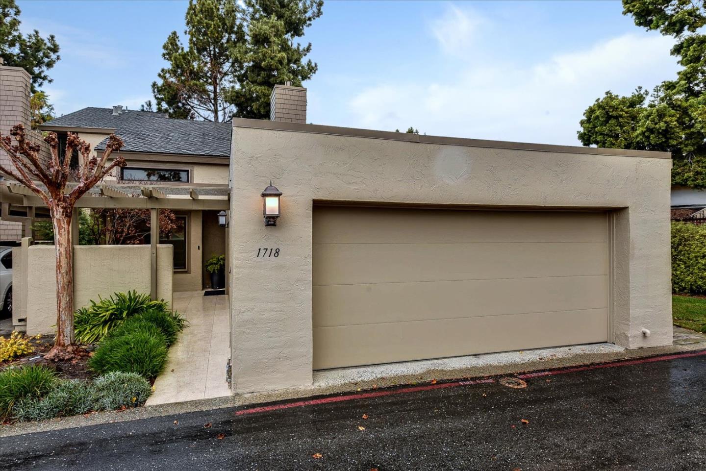 Detail Gallery Image 1 of 1 For 1718 Cherryhills Ln, San Jose,  CA 95125 - 3 Beds | 2 Baths