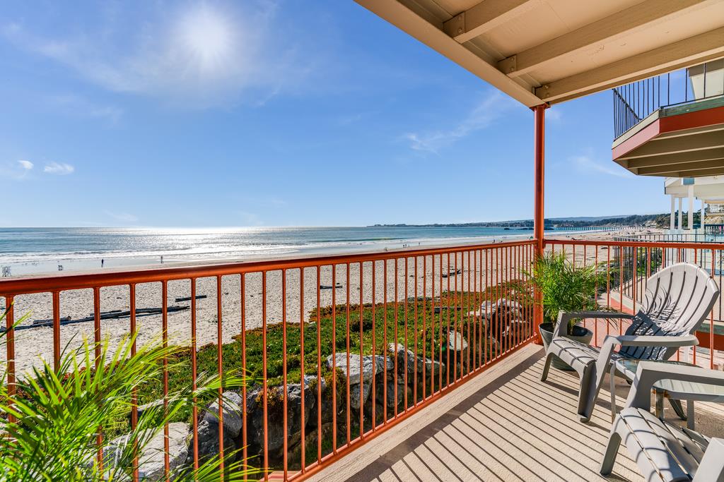 278 Beach Dr, Aptos, CA 95003 4 Beds 2/1 Baths (Sold) ML81831742
