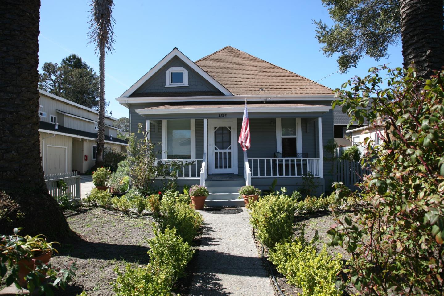 1125 Seabright Ave, Santa Cruz, CA 95062 4 Beds 2/1 Baths (Sold