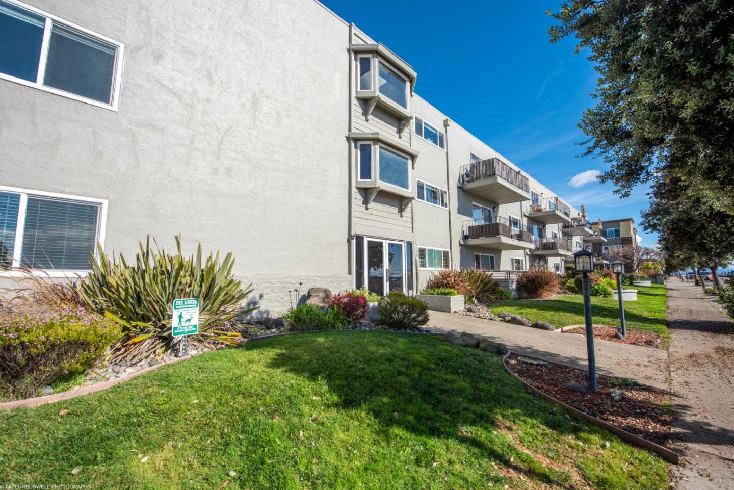 1701 Shore Line Drive, ALAMEDA, California 94501, ,Comm Ri Multi-units 5+,For Sale,Shore Line Drive,ML81832377