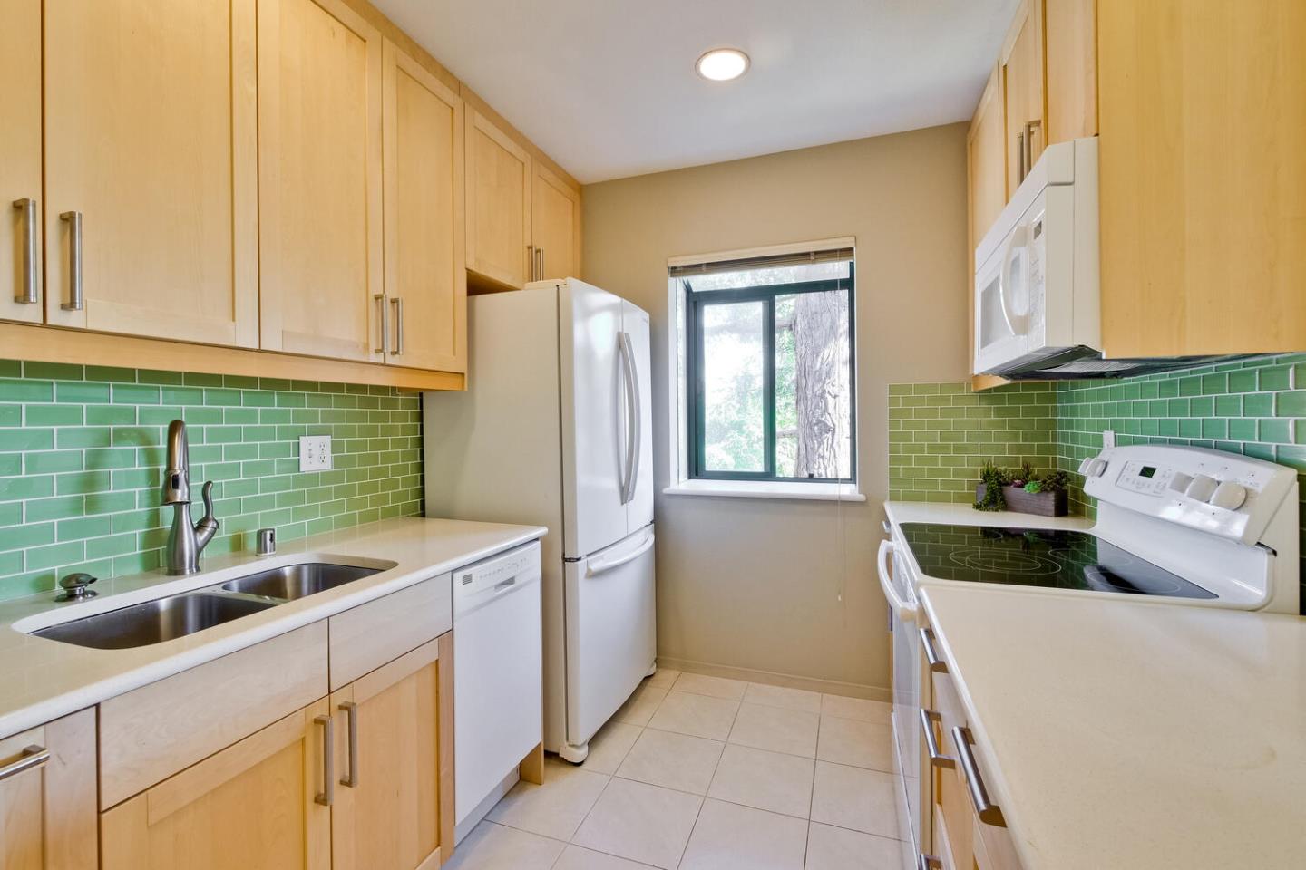 Detail Gallery Image 1 of 1 For 4250 El Camino Real #C326,  Palo Alto,  CA 94306 - 1 Beds | 1 Baths