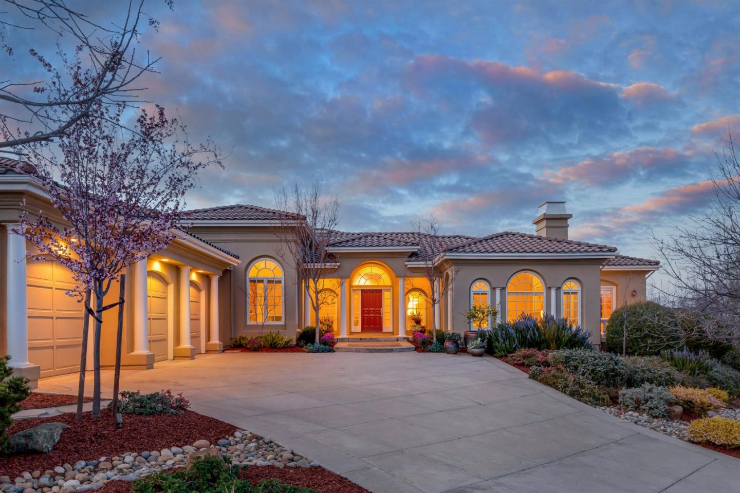 Homes for Sale in Cupertino, CA