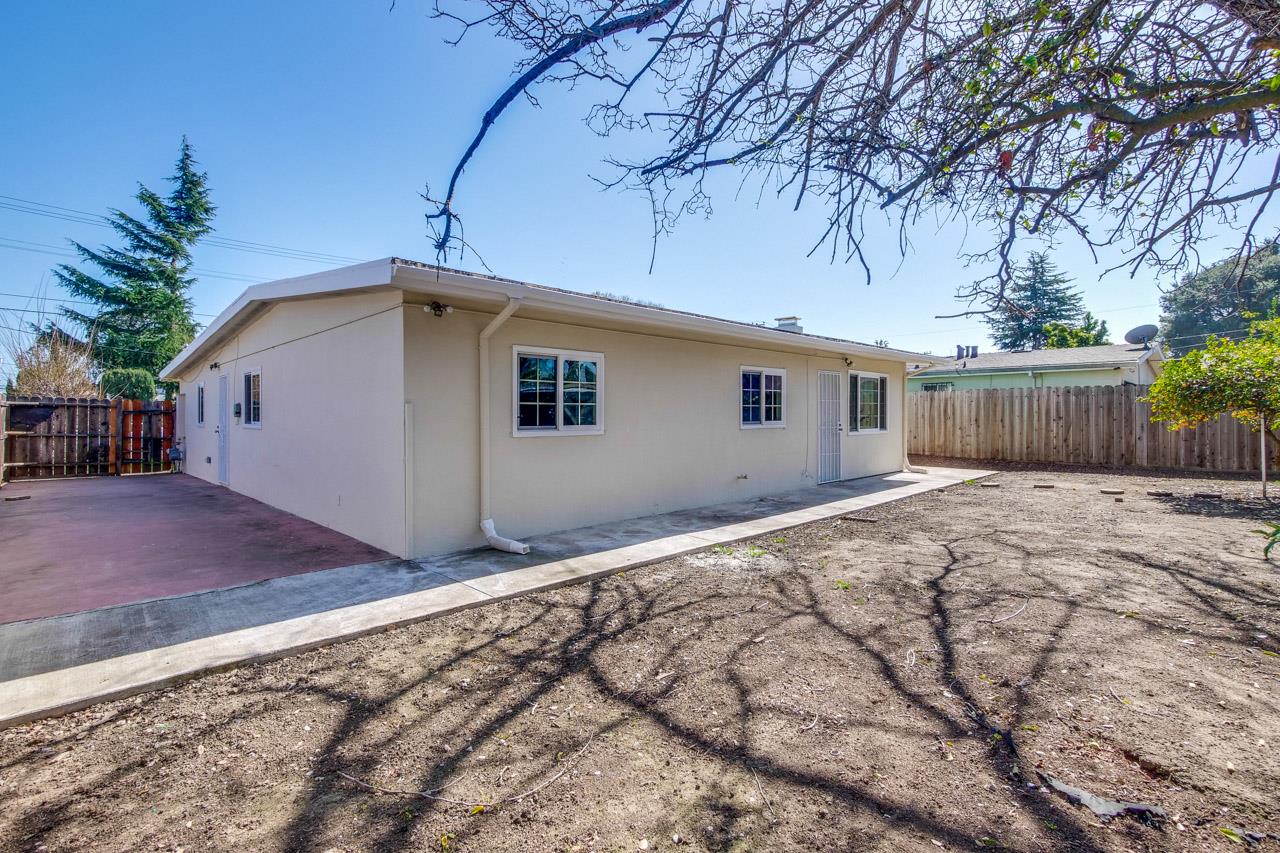 2513 Illinois St, East Palo Alto, CA 94303 4 Beds 2 Baths