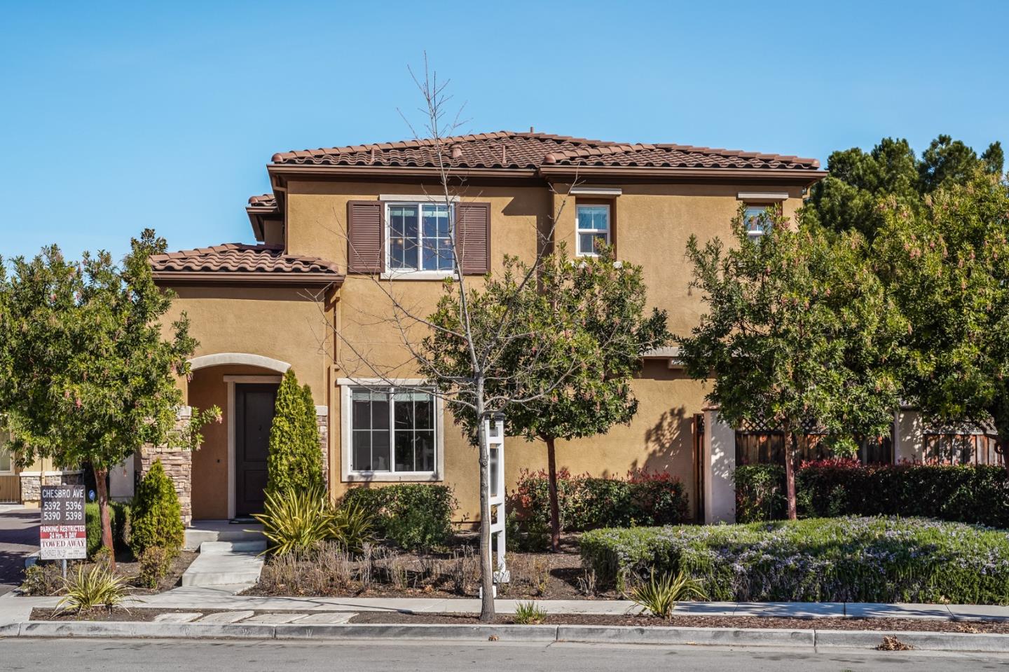 Detail Gallery Image 1 of 1 For 5398 Chesbro Ave, San Jose,  CA 95123 - 3 Beds | 2/1 Baths