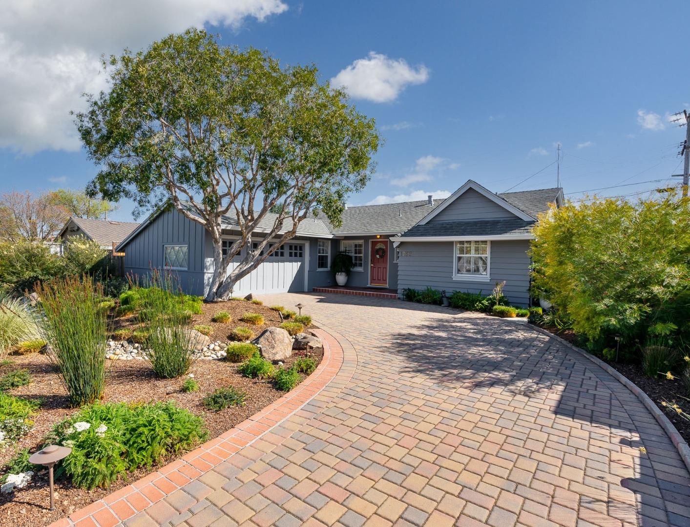 Detail Gallery Image 1 of 1 For 1752 Ledgewood Dr, San Jose,  CA 95124 - 3 Beds | 2 Baths