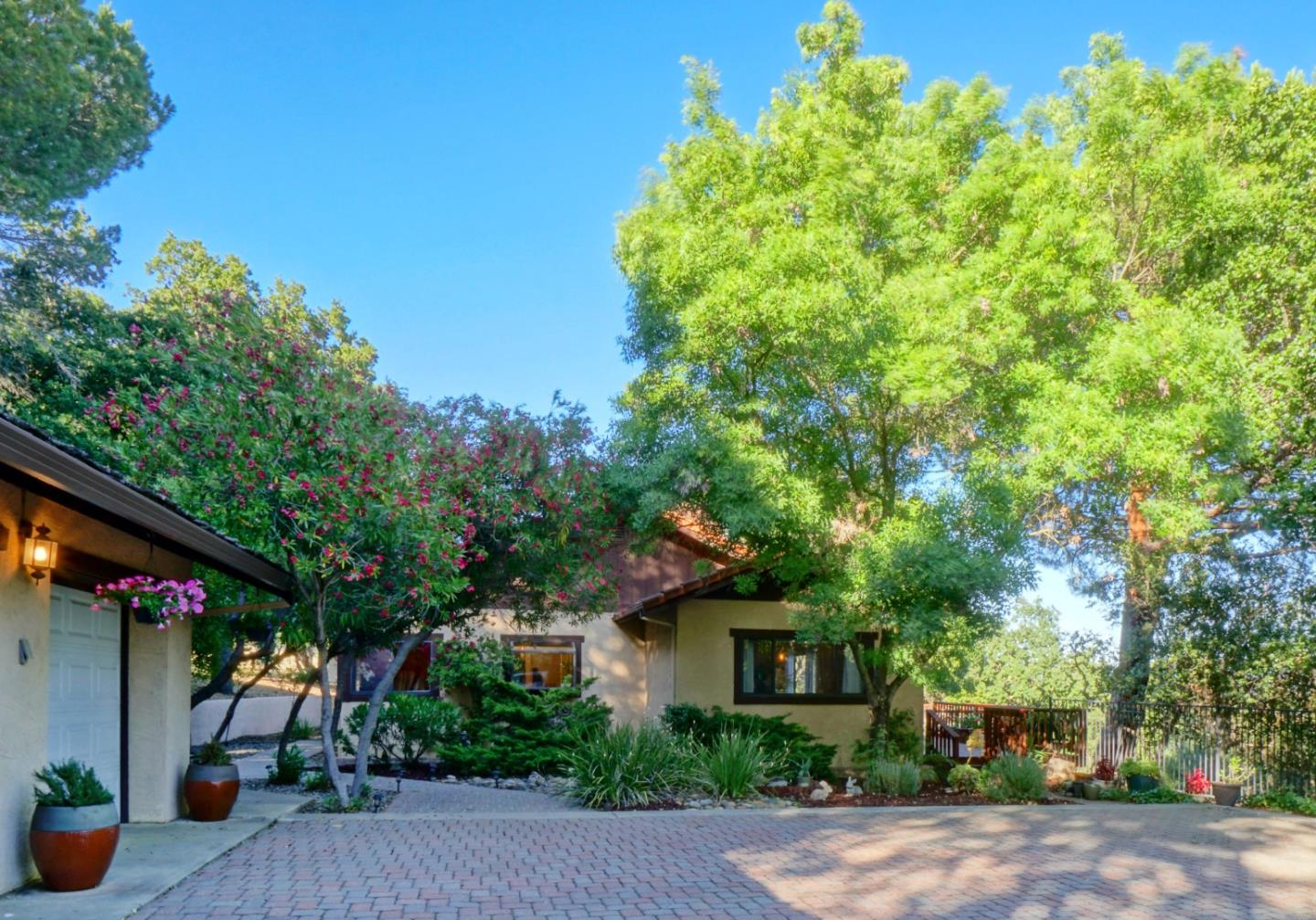 22500 Rolling Hills Rd, Saratoga, CA 95070 4 Beds 2/1 Baths (Sold